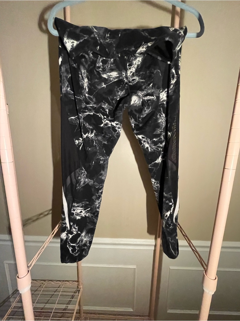 Marble mesh pink leggings